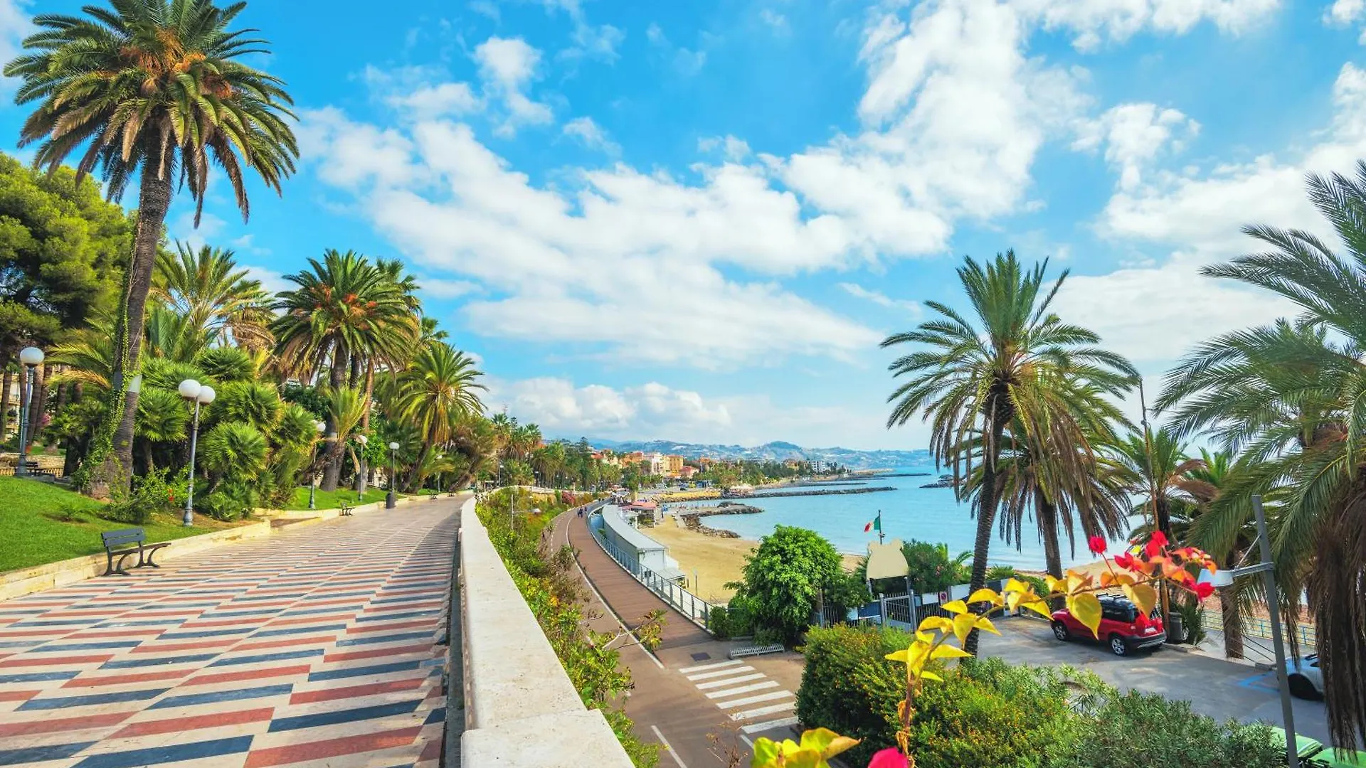 Sanremo Penthouse Market 700M From Sea - Happy Rentals